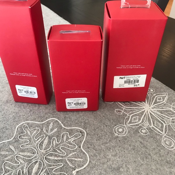 Pier 1 Christmas bottle stoppers. New in box. - Picture 2 of 3